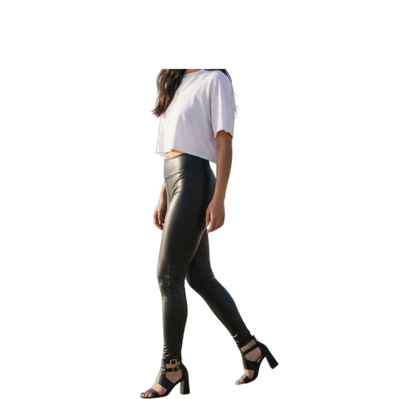 Jane and Bleecker Pants - Jane and Bleeker Faux Leather Leggings M